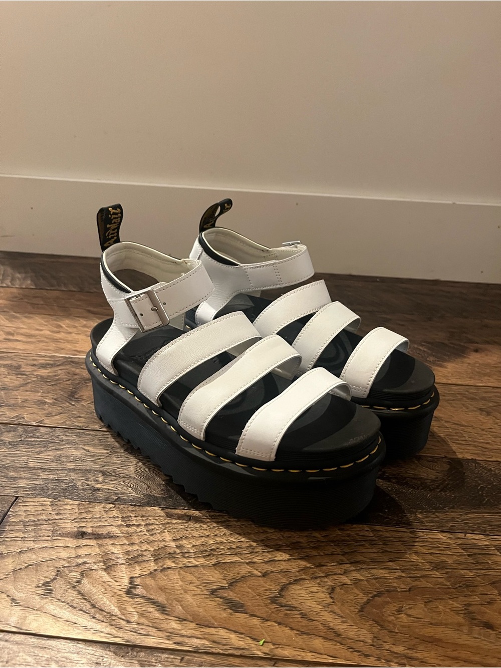 DR. MARTENS Platforms
BLAIRE QUAD SANDAL - White